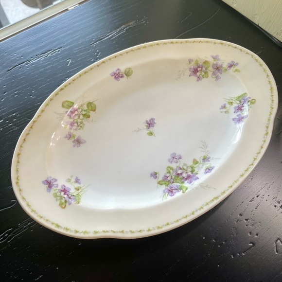 VINTAGE, B&T LIMOGES FRANCE, 12” PLATTER. PURPLE VIOLETS ON WHITE BACKGROUND. - Picture 2 of 6
